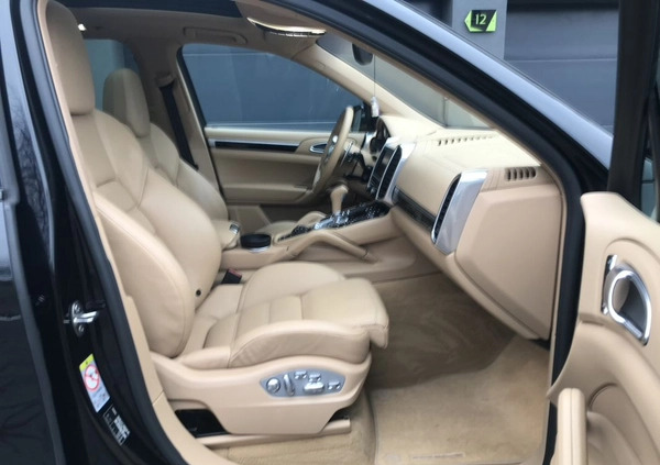 Porsche Cayenne cena 111111 przebieg: 152000, rok produkcji 2011 z Katowice małe 742